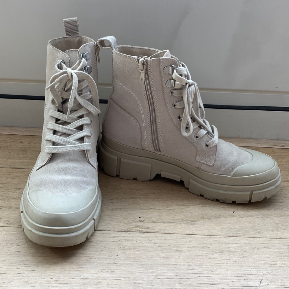 Off-white combat boots